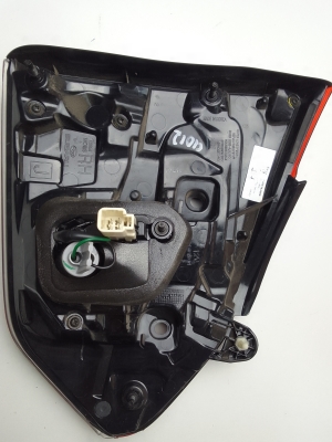 Subaru Forester SK (2018–2026) Tagatuli tagaluugil 84251SJ000 - 2