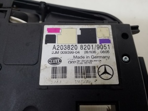 Mercedes Benz CLK-Class 209 (2002–2009) Eesmine sisevalgustuspaneel A2038208201 - 3