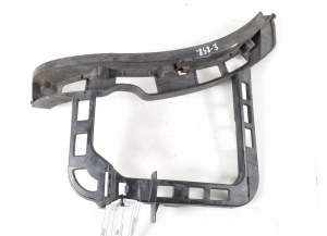 Rear bumper bracket - 3AE807377
