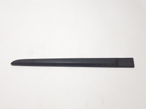 Tagumise küljeukse liist - 8200289923