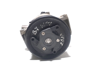 Volkswagen Passat B7 (2010–2014) A/C compressor 5K0820803A - 5