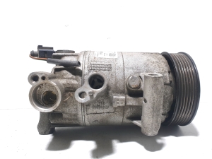 Volkswagen Passat B7 (2010–2014) A/C compressor 5K0820803A - 3