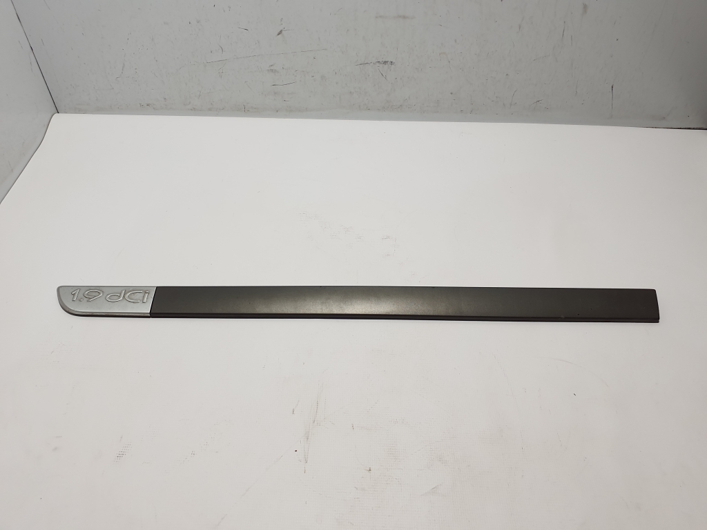 RENAULT Megane II (2002–2009) Front door molding 8200073469 RENAULT Megane II (2002–2009) Front door molding 8200073469