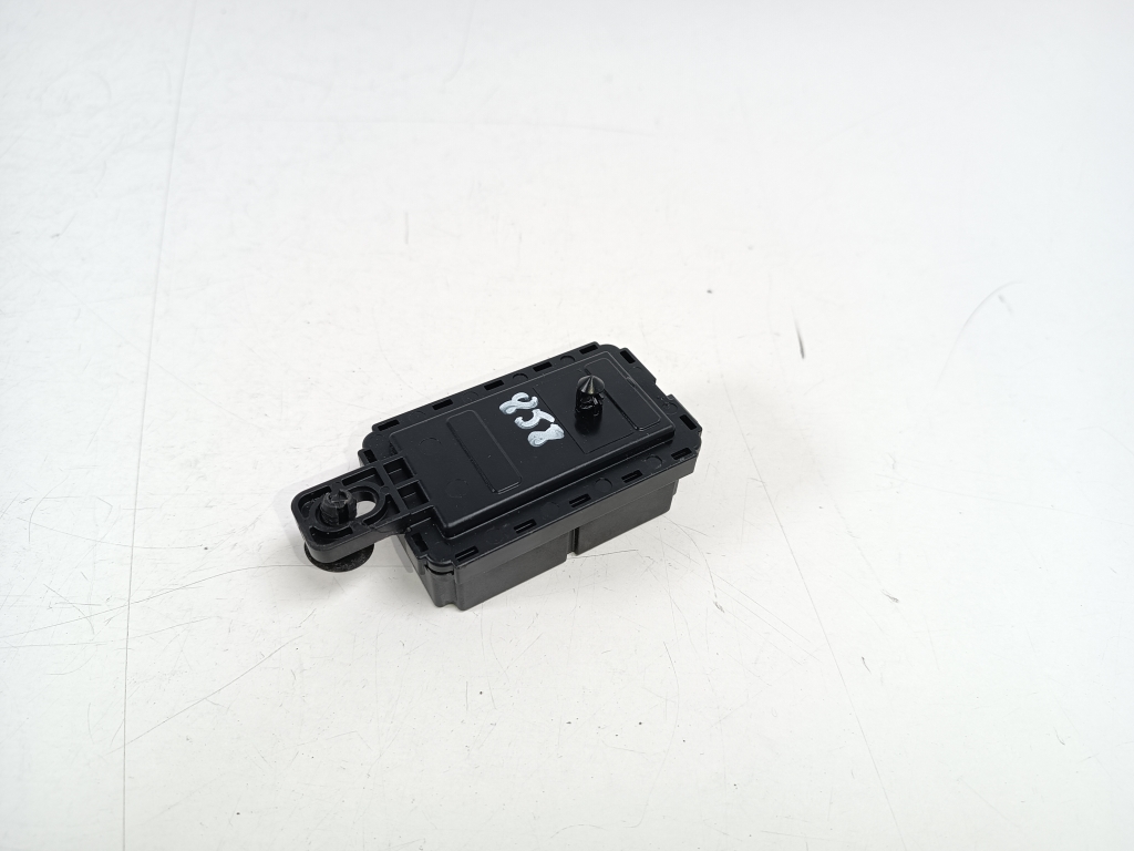 BMW 3 Series F30/F31 (2011-2020) Relays 939784601 22586169