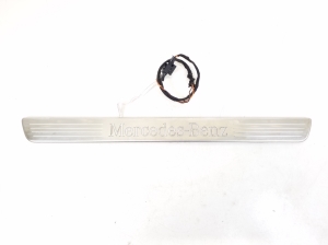  Inner threshold trim 