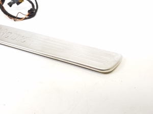  Inner threshold trim 