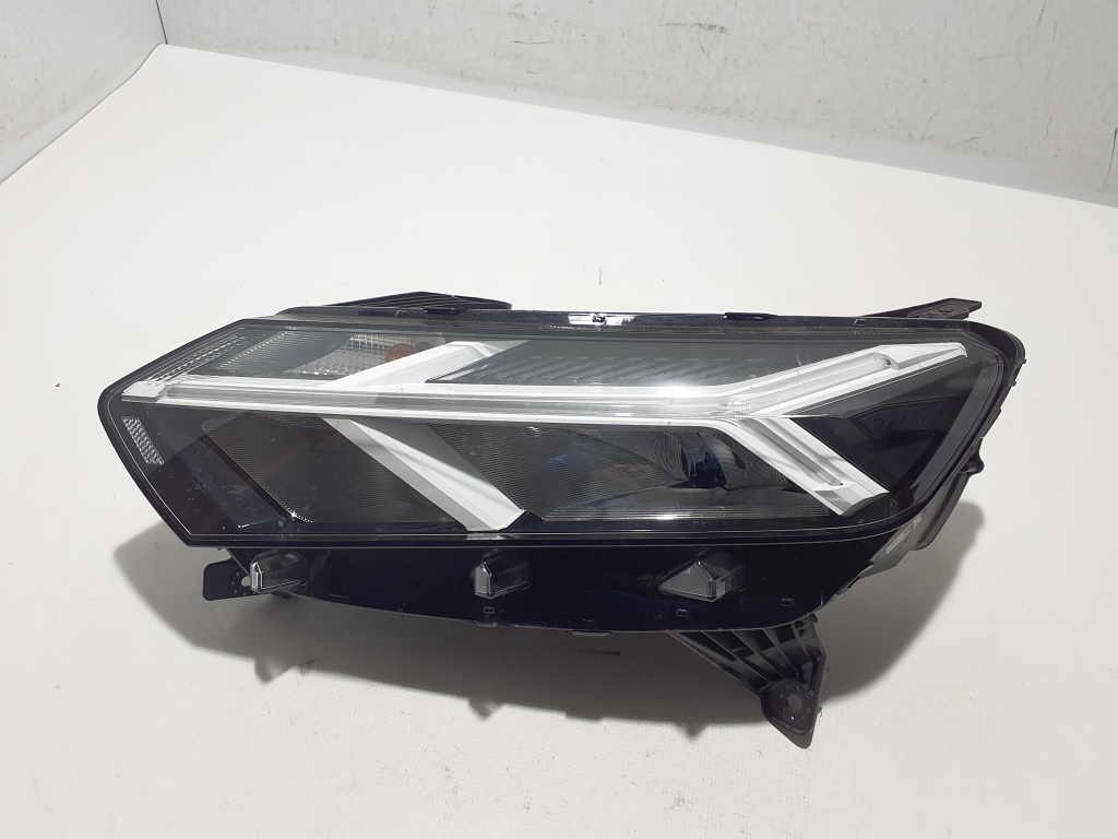 Used Dacia Sandero Headlights 260602561R