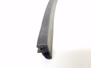  Sealing rubber under the hood 