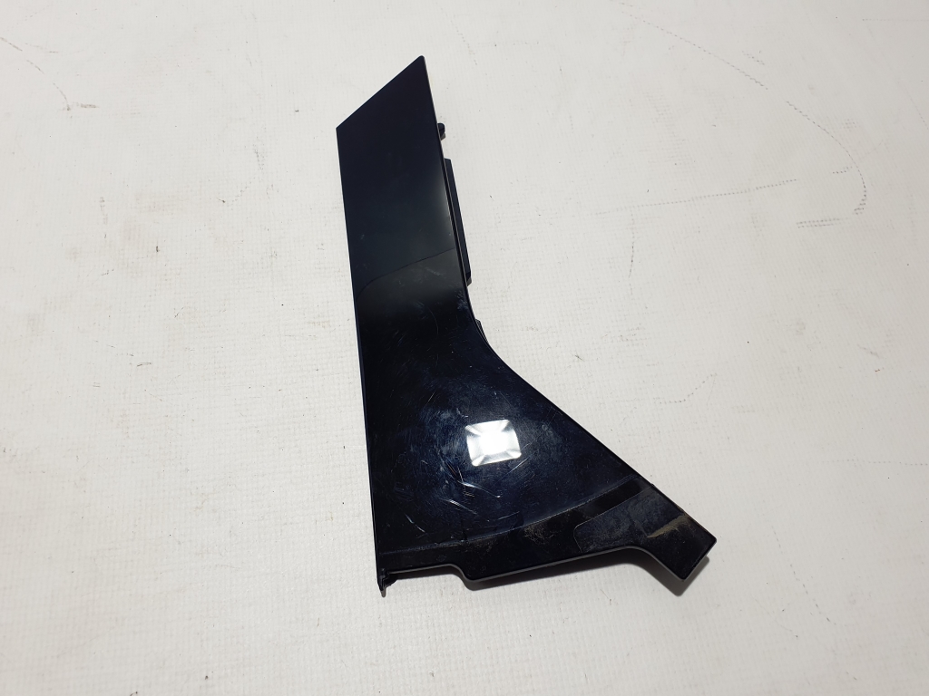 Used RENAULT Captur Rear side door strip to glass outer 822344853R