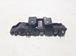 Front bumper bracket - 622231356R