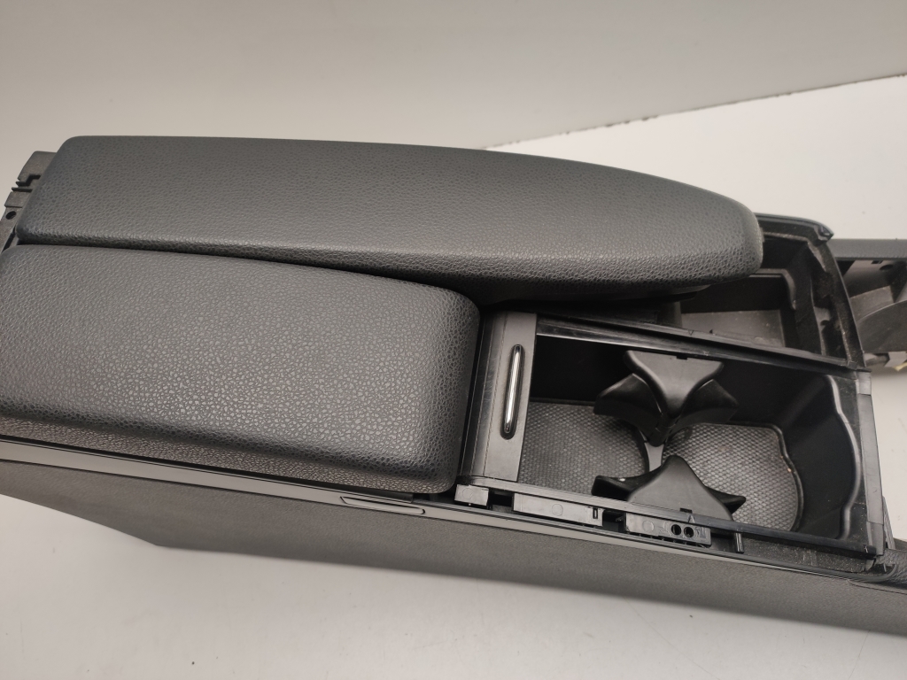 MERCEDES-BENZ C-Class W204/S204/C204 (2004-2015) Armrest A2046800639 22575828