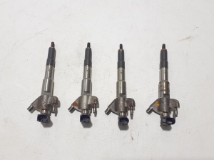  Fuel injector 