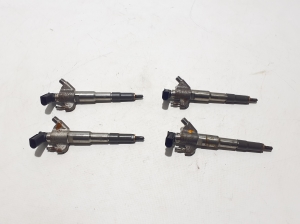  Fuel injector 