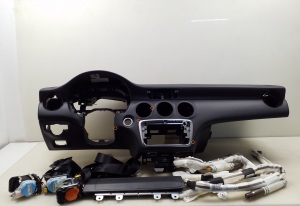 Mercedes Benz A-Class 176 (2012–2018) Drošības spilveni un to detaļas - 3