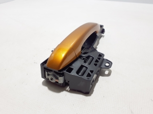 RENAULT Captur (2019–2026) Front door external opening handle and its details - 4