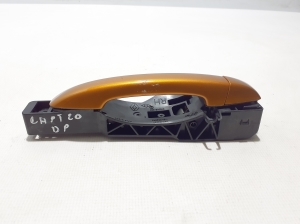 RENAULT Captur (2019–2026) Front door external opening handle and its details - 5