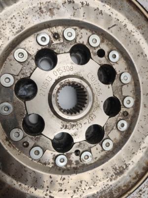  Clutch flywheel 