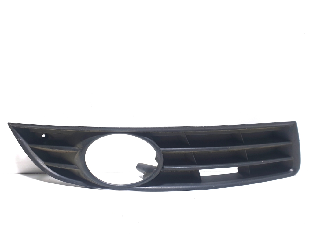 Volkswagen Passat B6 (2005–2010) Front bumper lower grille 300853666A Volkswagen Passat B6 (2005–2010) Front bumper lower grille 300853666A