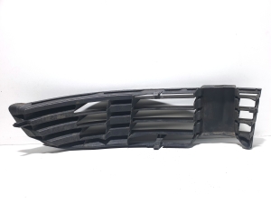 Volkswagen Passat B5 (1997–2005) Priekšējā bampera apakšējā reste 3B0853665H - 2