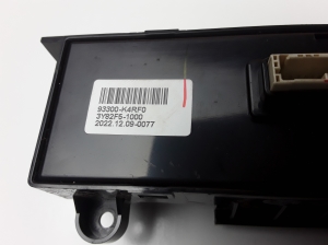 Hyundai Kona (2017–2023) Heated seat switch 93300K4RF0 - 2