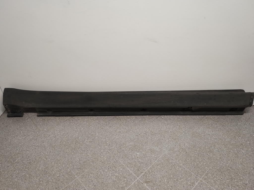 MERCEDES-BENZ M-Class W164 (2005-2011) Right Side Plastic Sideskirt Cover A1646900240 22601304