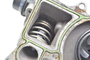 BMW X5 E70 (2006–2013) Water pump - 2