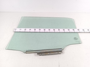 TOYOTA Auris E15 (2006–2012) Rear side door glass 68103-02210 - 2