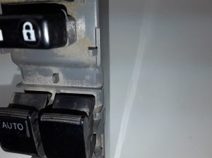 TOYOTA Auris E18 (2012–2018) Esiukse klaaslüliti 192835 - 3