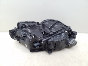 VOLVO V90 (2016–2026) Esituli 32228316 - 4