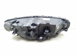 VOLVO V90 (2016–2026) Esituli 32228316 - 5