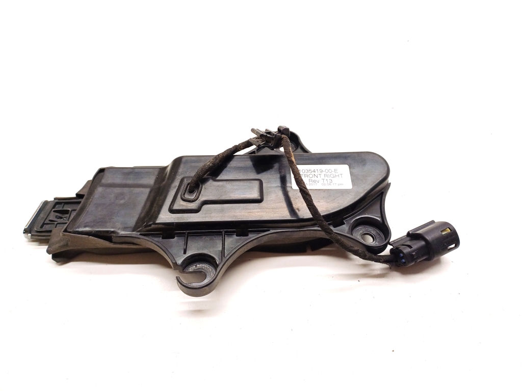 TESLA Model X 1 generation (2015-2024) Priekinių dešinių durų išorinė rankenėlė 1035419-00-E 24835952