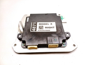 Front door control unit - 1050183-00-D