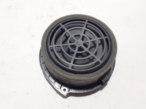   Rear side door speaker 