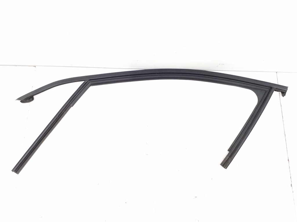 Mercedes Benz GLA-Class 156 (2013–2019) Cita priekšējo durvju detaļa A1567250125 Mercedes Benz GLA-Class 156 (2013–2019) Cita priekšējo durvju detaļa A1567250125