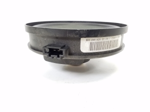 Mercedes Benz GLA-Class 156 (2013–2019) Speaker A2468200100 - 2
