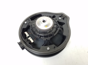 Mercedes Benz GLA-Class 156 (2013–2019) Speaker A2468200100 - 2