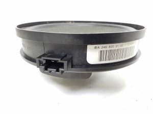 Mercedes Benz GLA-Class 156 (2013–2019) Speaker A2468200100 - 3