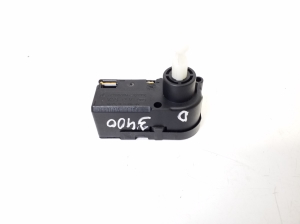 Mercedes Benz GLA-Class 156 (2013–2019) Headlight leveling motor 0307853306 - 3