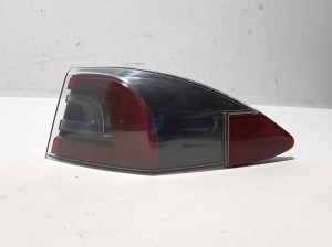  Rear corner lamp 