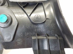  Interior trim of the rear strut 