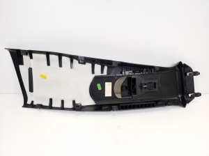 Mercedes Benz GLA-Class 156 (2013–2019) Center pillar A1566900725 - 3