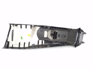 Mercedes Benz GLA-Class 156 (2013–2019) Center pillar A1566900825 - 3