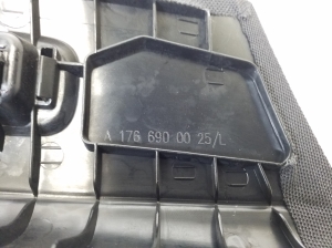  Wykończenie wnętrza przedniego słupka do szyby 