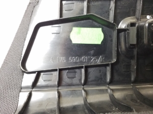  Interior trim of the front pillar to the glass 