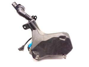 Tesla Model 3 3 (2016–2024) Front washer fluid reservoir 1096062-00-F - 2