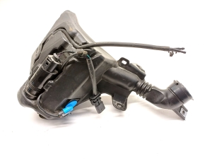 Tesla Model 3 3 (2016–2024) Front washer fluid reservoir 1096062-00-F - 3