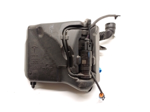 Front washer fluid reservoir - 1096062-00-F