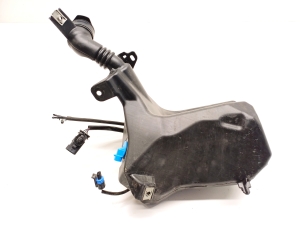 Tesla Model 3 3 (2016–2024) Front washer fluid reservoir 1096062-00-F - 2
