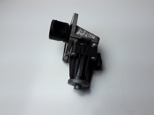  EGR valve 