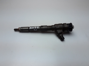  Fuel injector 